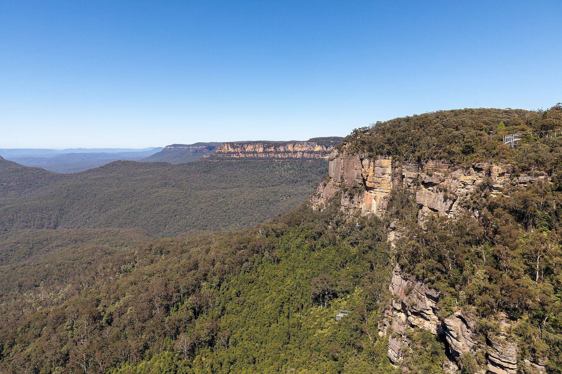 The Jamison Valley below Katoomba, eucalypt forest running to the horizon